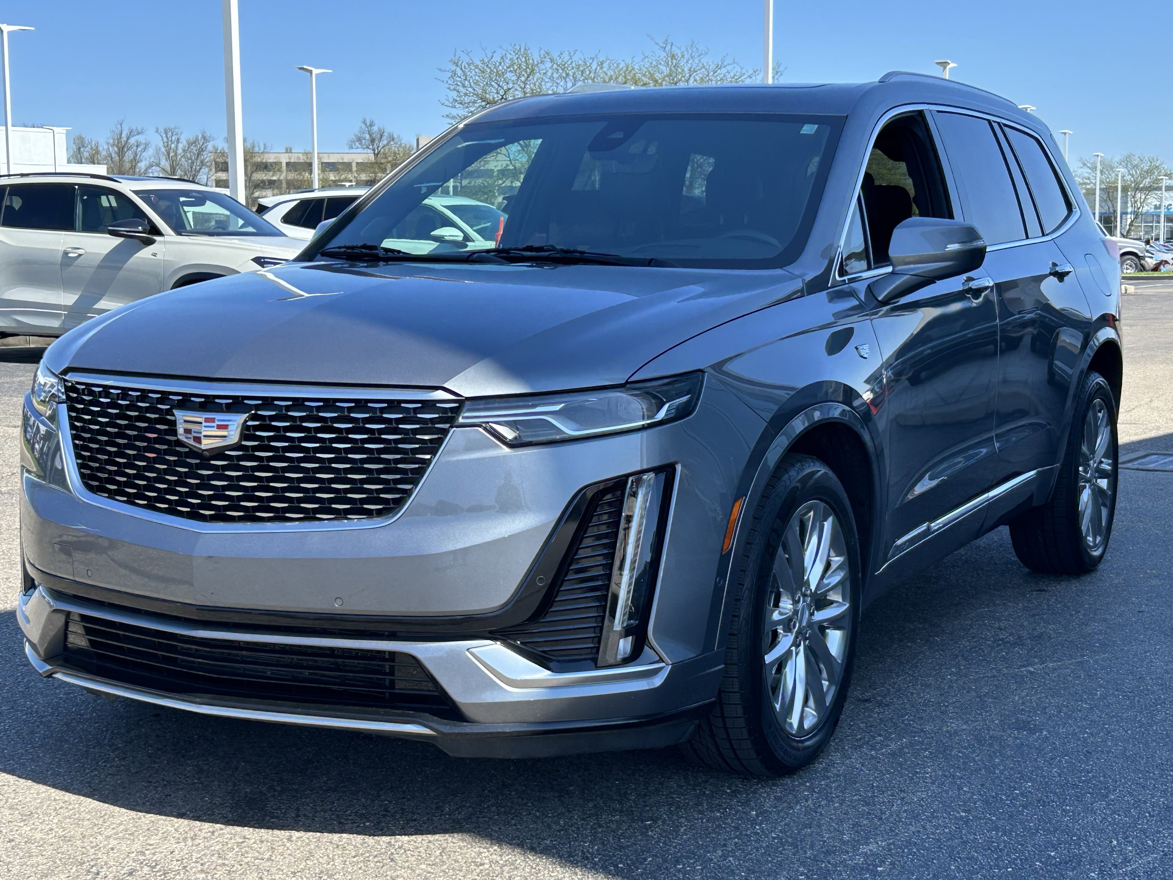 Used 2021 Cadillac XT6 Premium Luxury image 3