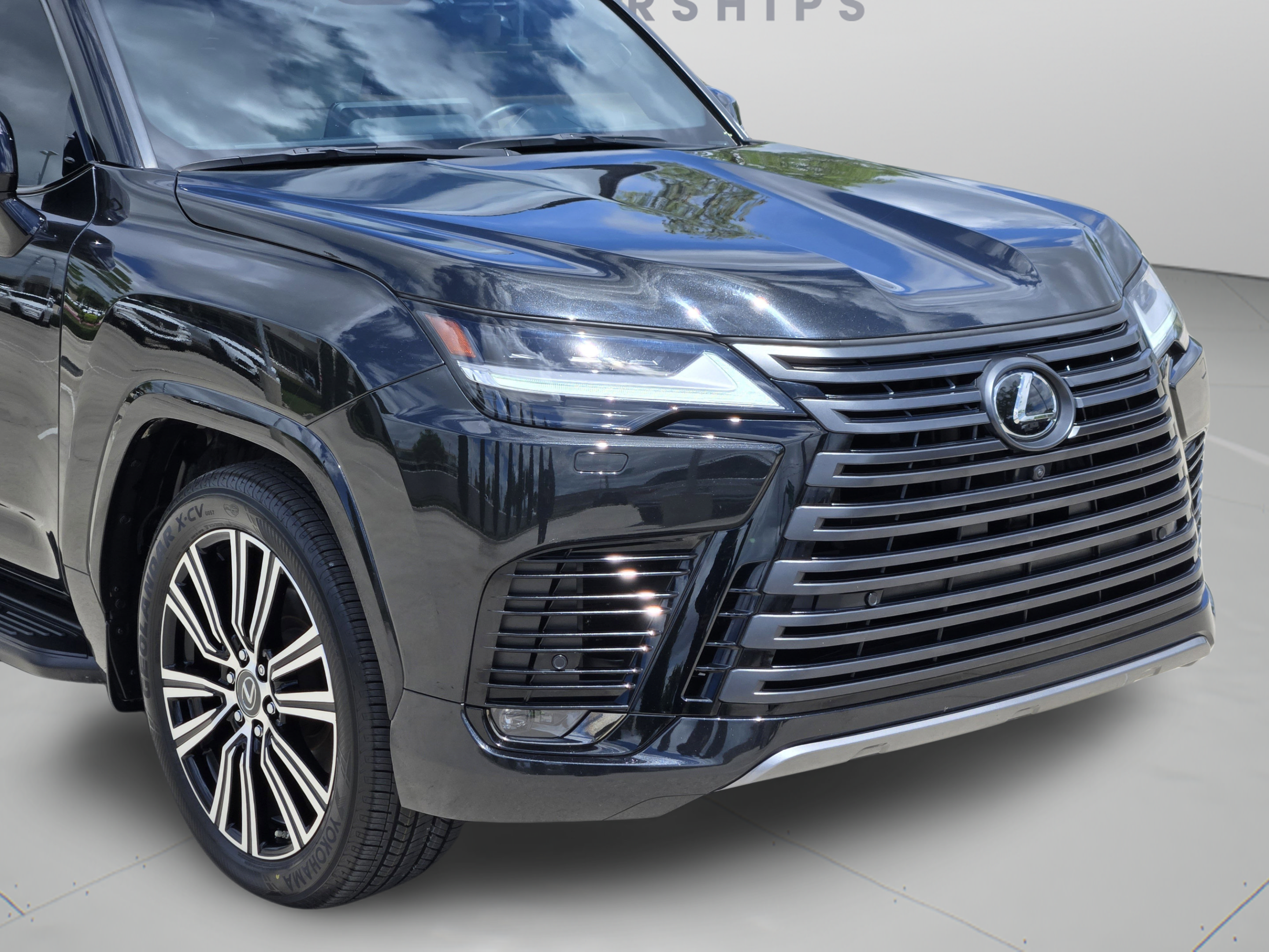 Used 2023 Lexus LX 600 4WD w/ Appearance Package image 36