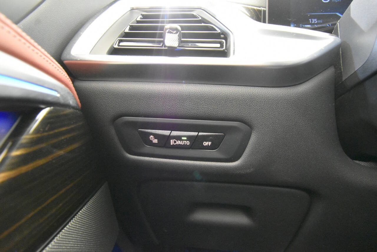 Used 2025 BMW X6 xDrive40i w/ Climate Comfort Package image 40