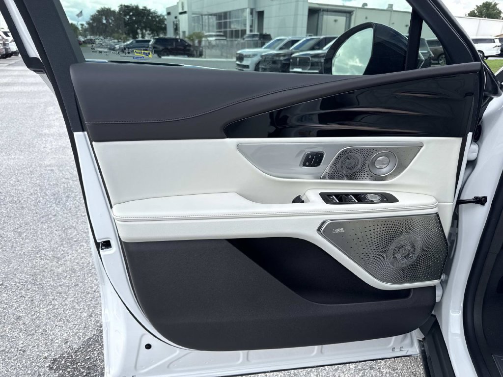 New 2026 Lincoln Nautilus Black Label AWD/4WD image 18