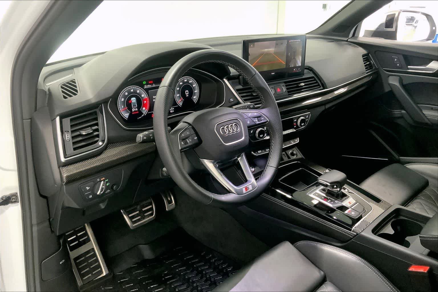 Used 2024 Audi SQ5 Premium Plus w/ Premium Plus Package image 2