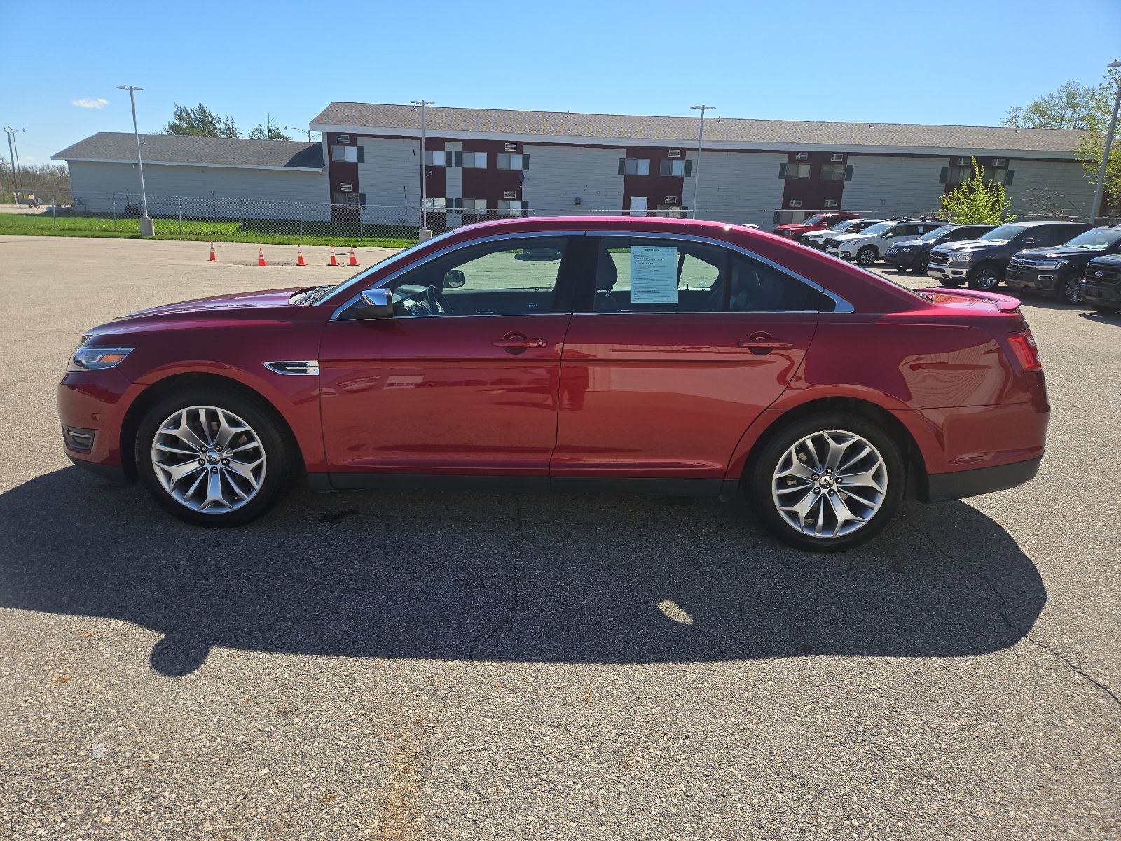 Used 2013 Ford Taurus Limited FWD image 2