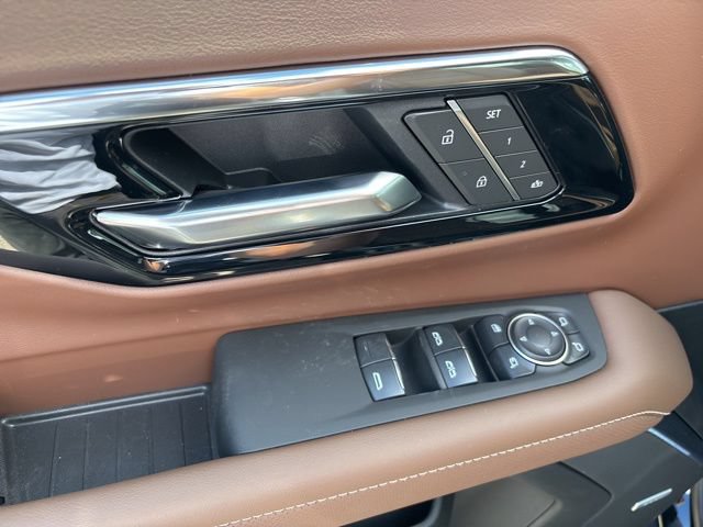 New 2026 Chevrolet Suburban High Country AWD/4WD image 32