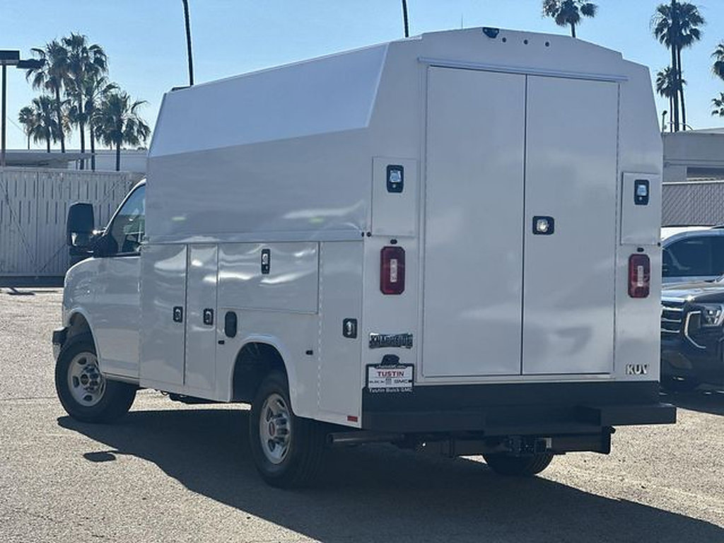 New 2025 GMC Savana 3500 w/ Power Convenience Package RWD image 5