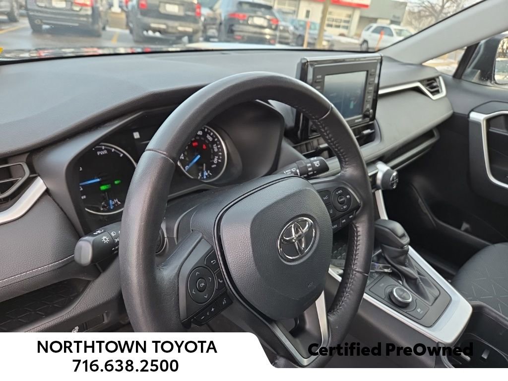 Used 2022 Toyota RAV4 XLE image 16