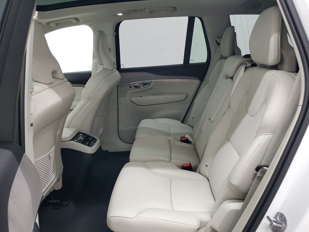 New 2025 Volvo XC90 B6 Plus w/ Protection Package Premier image 14