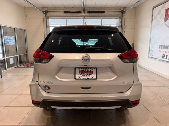 Used 2018 Nissan Rogue SV AWD/4WD image 4