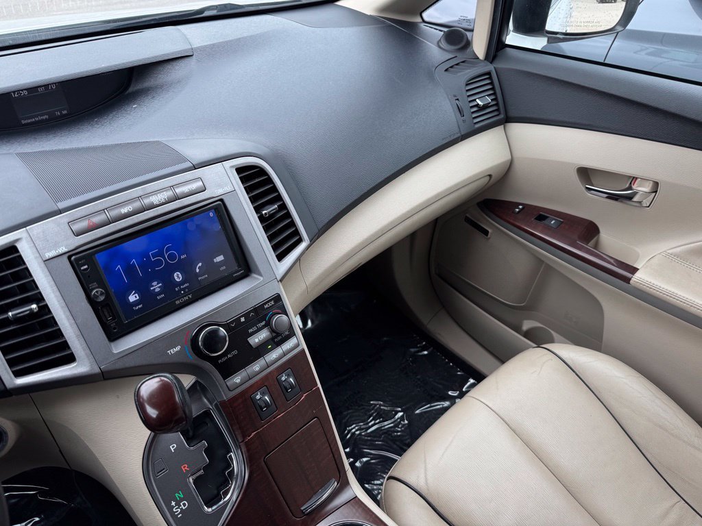 Used 2011 Toyota Venza AWD w/ Premium Pkg #2 image 25
