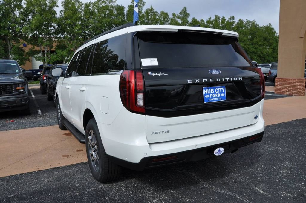 New 2025 Ford Expedition Active image 3