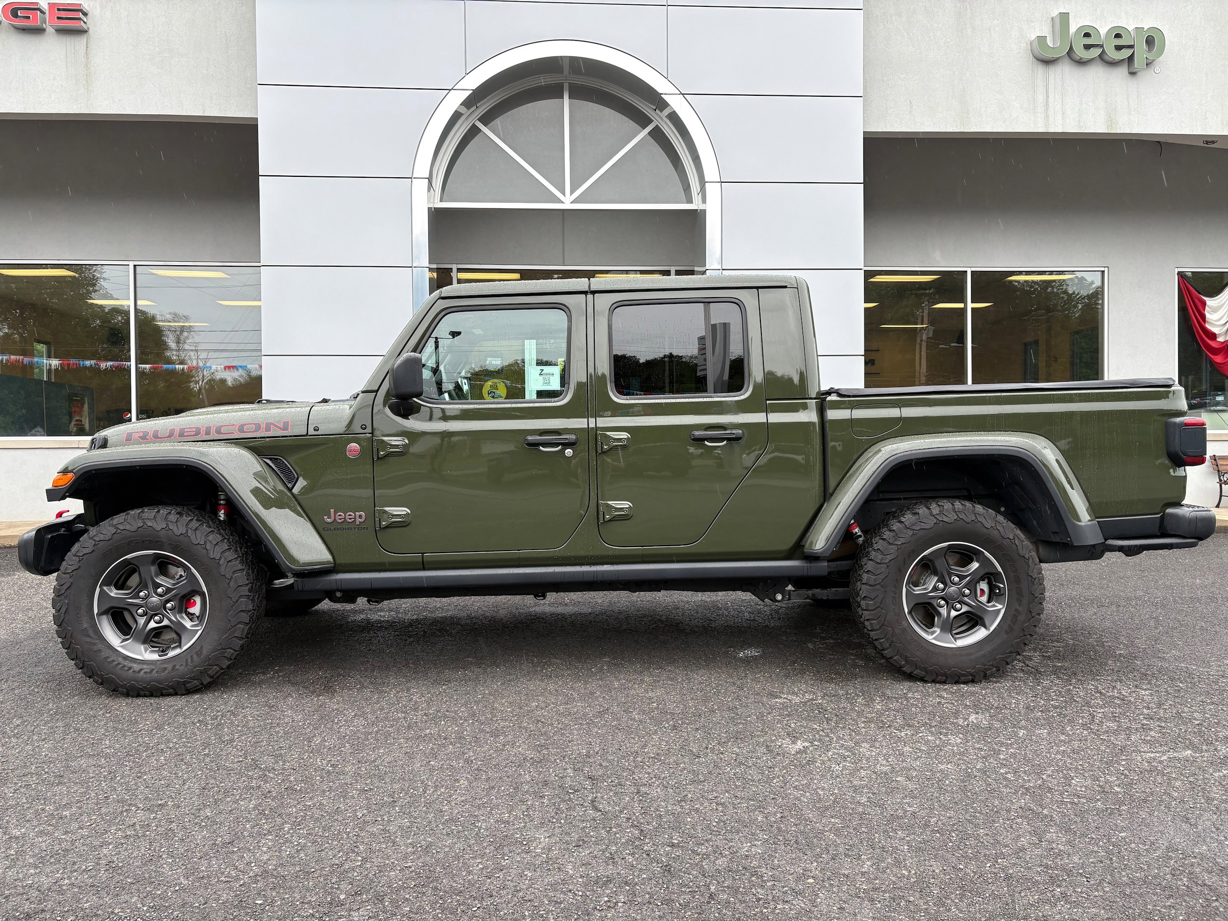 Certified 2021 Jeep Gladiator Rubicon AWD/4WD image 2