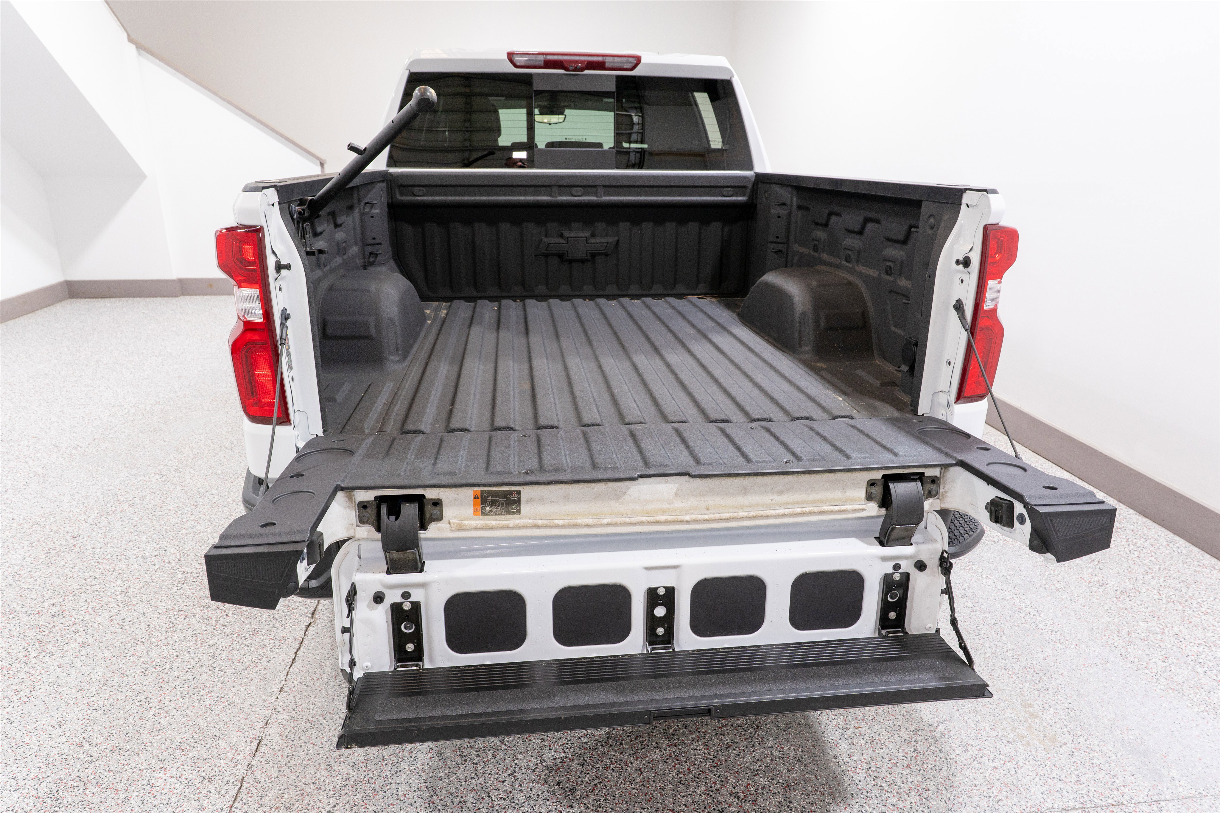 Used 2025 Chevrolet Silverado 1500 ZR2 w/ Technology Package AWD/4WD image 11