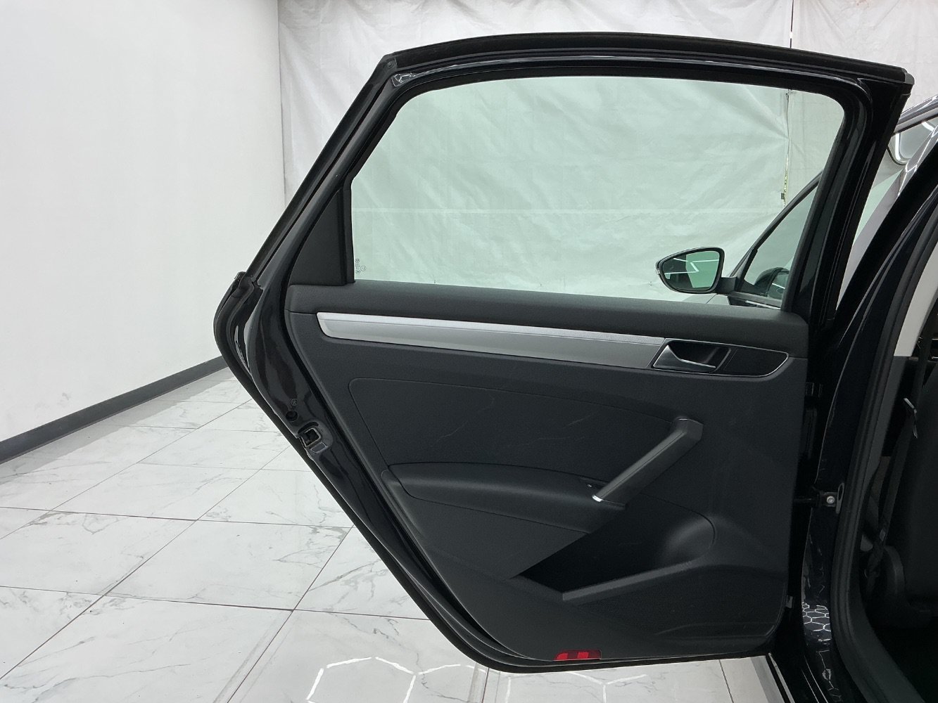 Used 2018 Volkswagen Passat 2.0T S w/ Driver Assistance Package FWD image 24