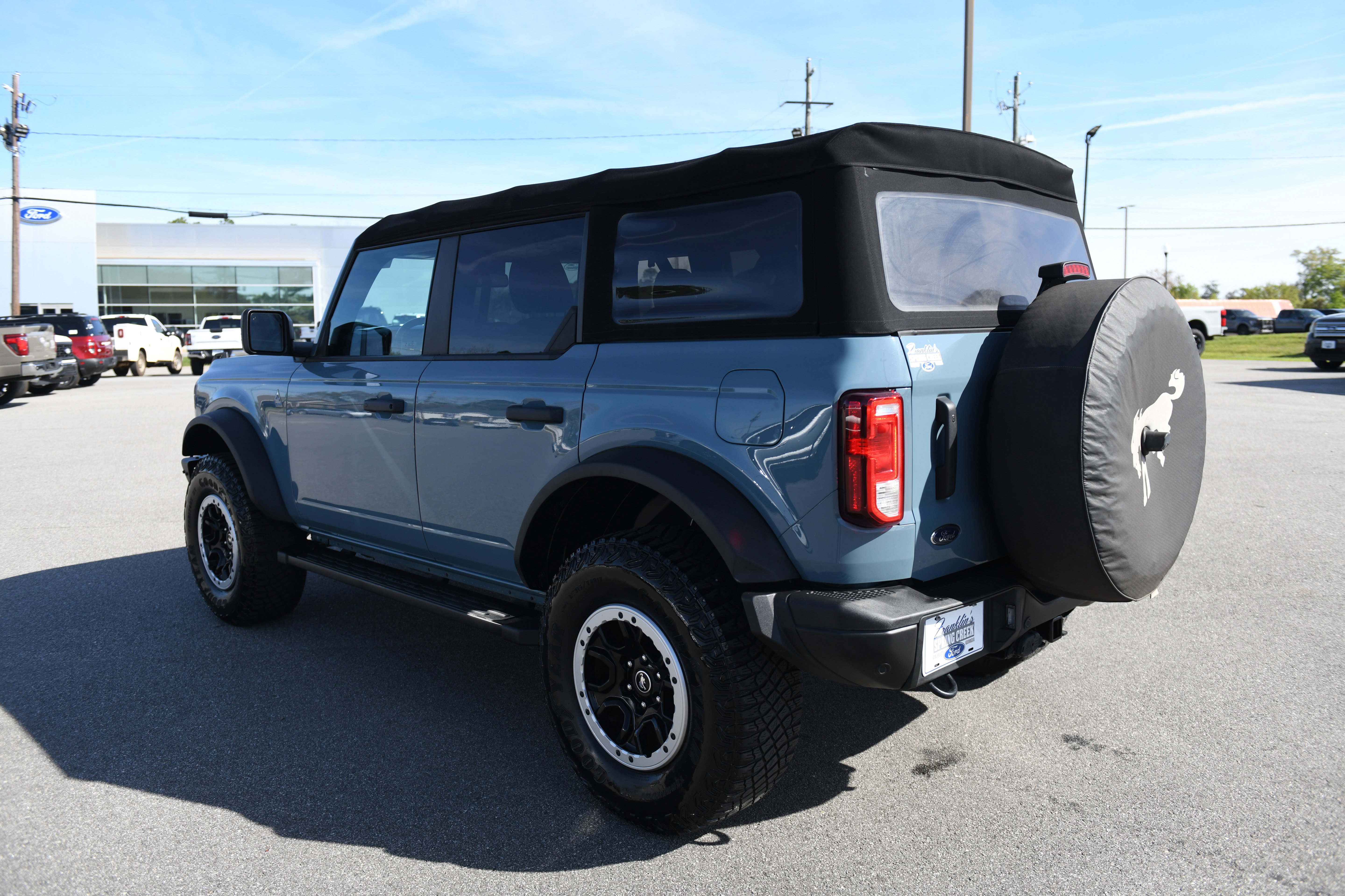 Used 2023 Ford Bronco Black Diamond w/ Sasquatch Package image 15