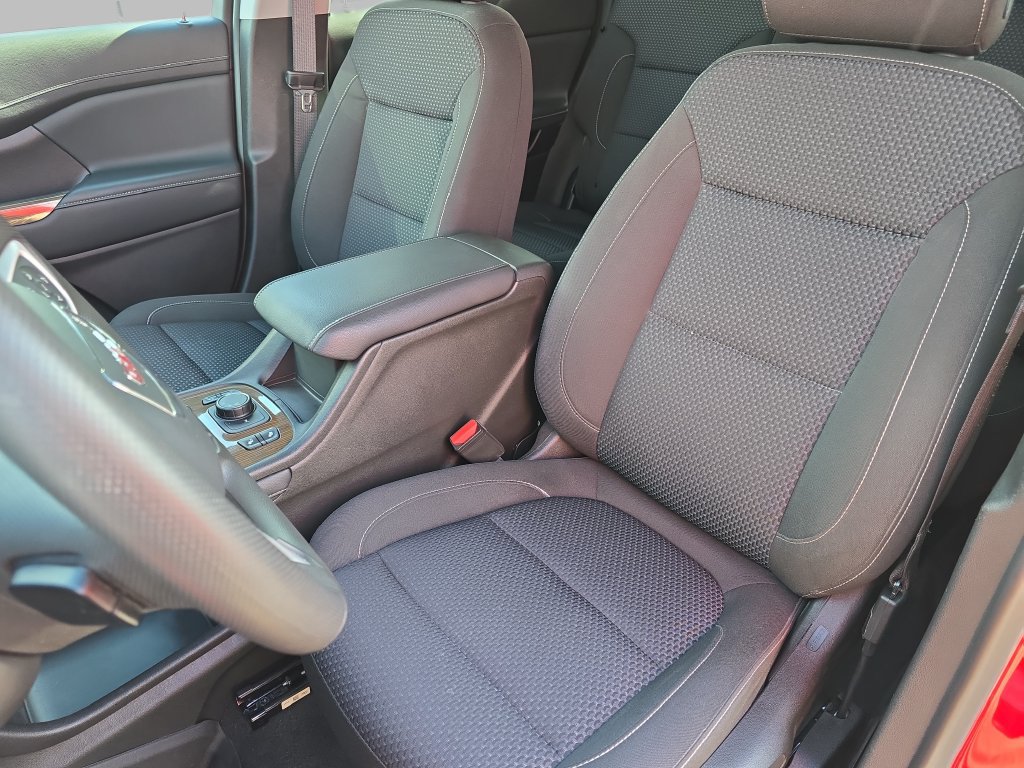 Certified 2023 GMC Acadia SLE w/ Driver Convenience Package FWD image 17