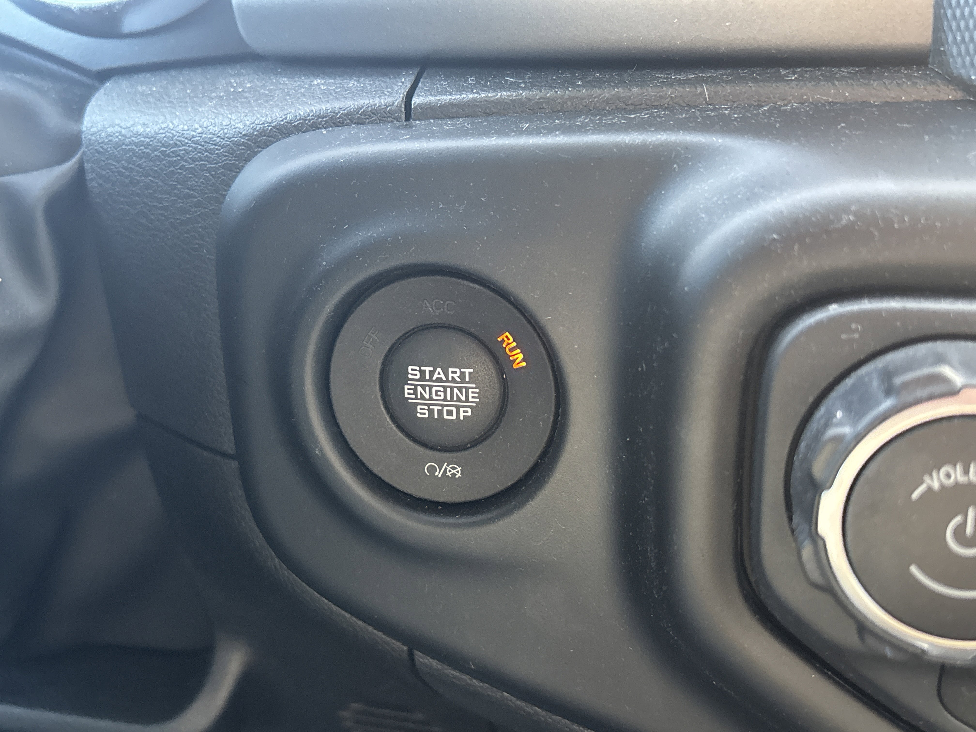 Used 2023 Jeep Wrangler Sport S image 25