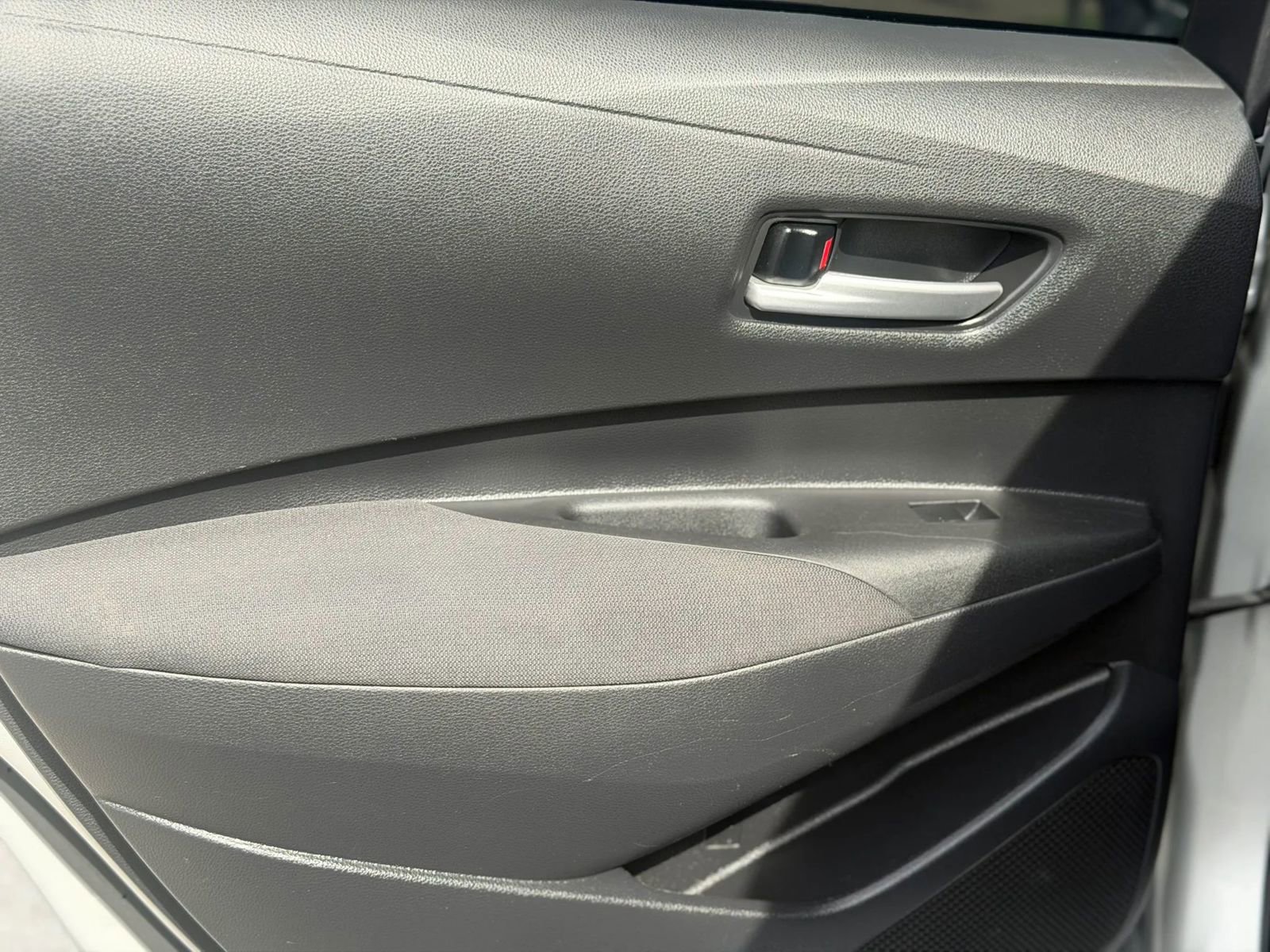 Used 2021 Toyota Corolla LE FWD image 18