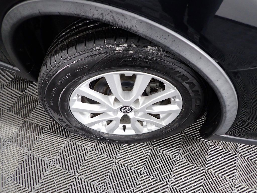 Used 2020 Nissan Rogue SV image 44