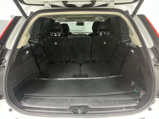 Used 2025 Volvo XC90 T8 Ultra w/ Protection Package Premier image 8
