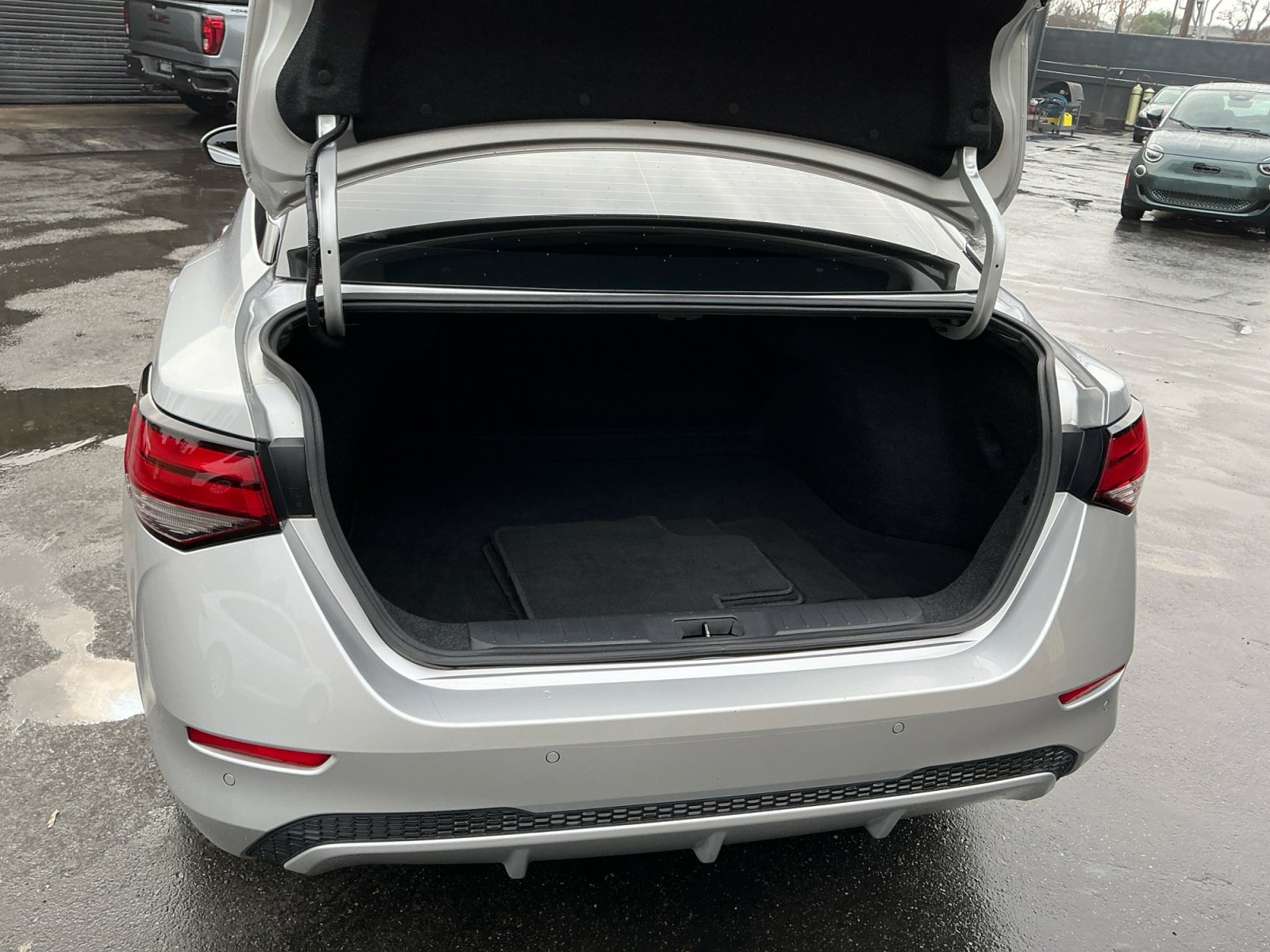 Used 2020 Nissan Sentra S image 15