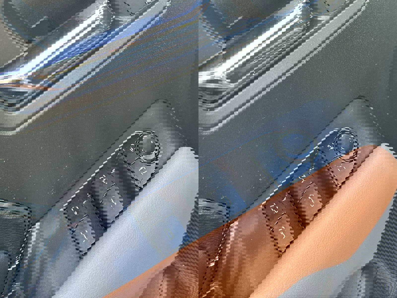 Used 2023 GMC Canyon AT4 w/ LPO, Sports Bar Package image 15