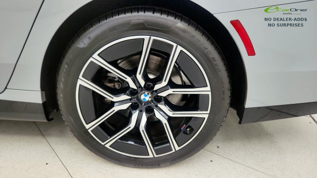 Used 2025 BMW 740i RWD image 82