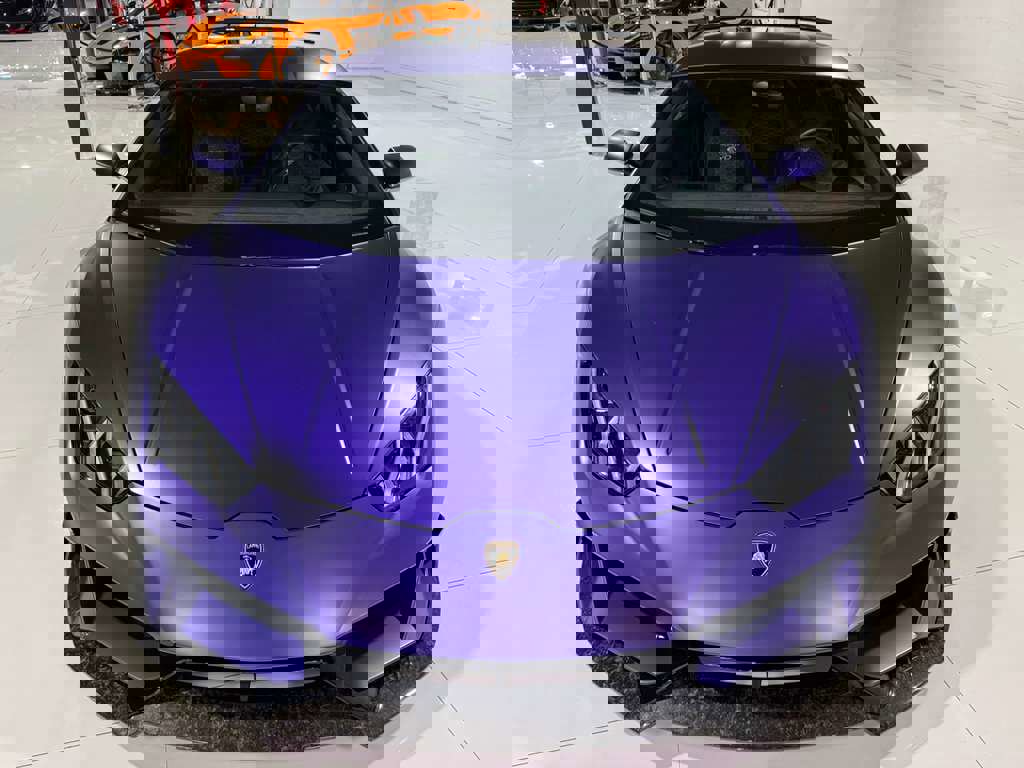 Used 2021 Lamborghini Huracan EVO image 2