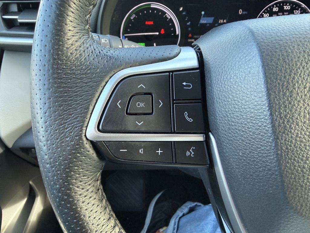 Used 2021 Toyota Sienna Limited FWD image 25