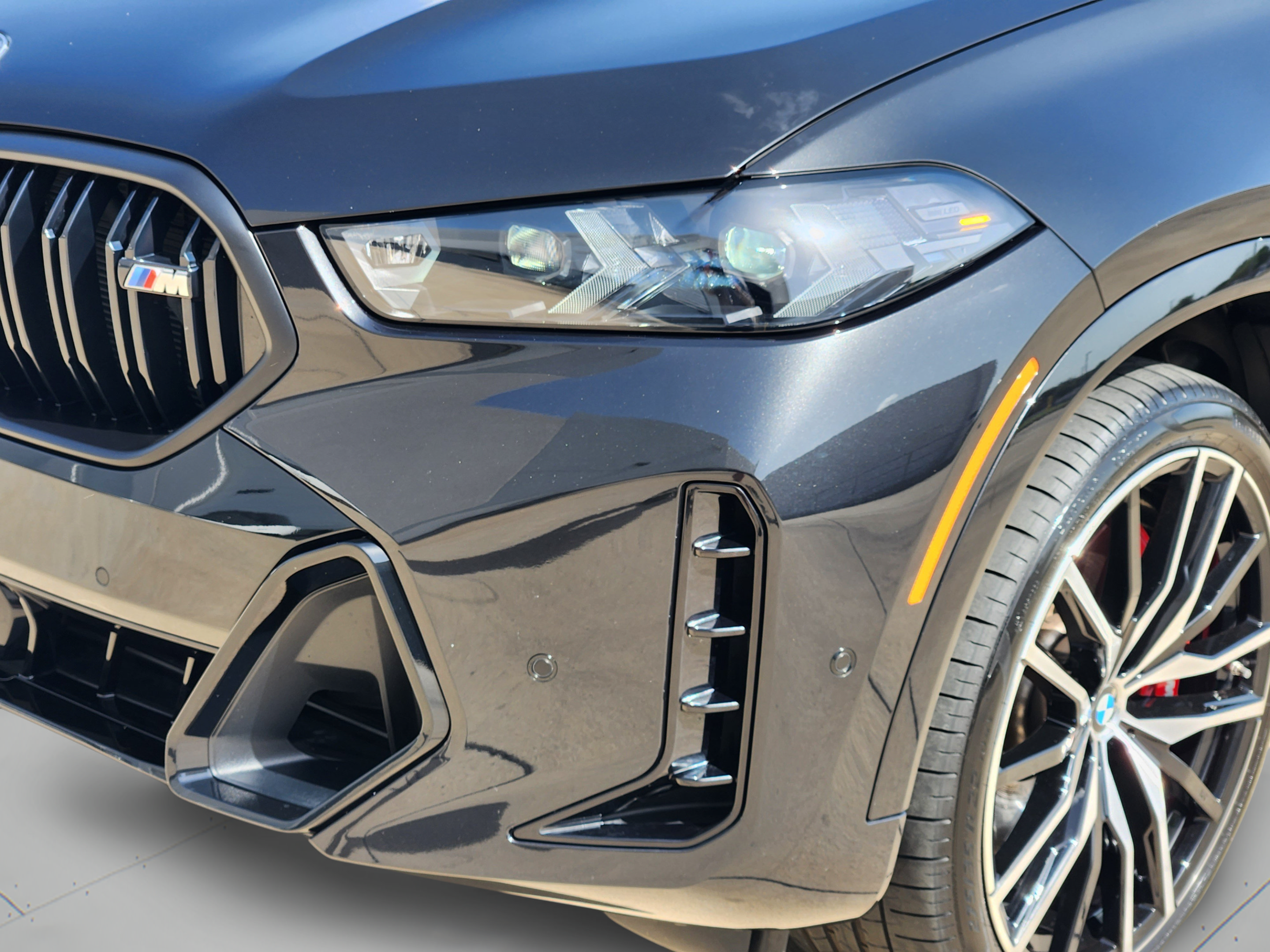 Used 2025 BMW X6 M60i AWD/4WD image 31
