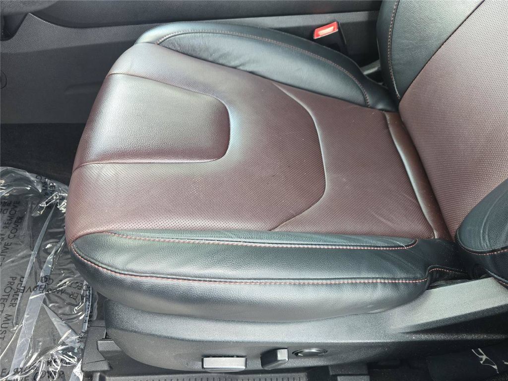 Used 2021 Ford Edge Titanium w/ Equipment Group 301A FWD image 18