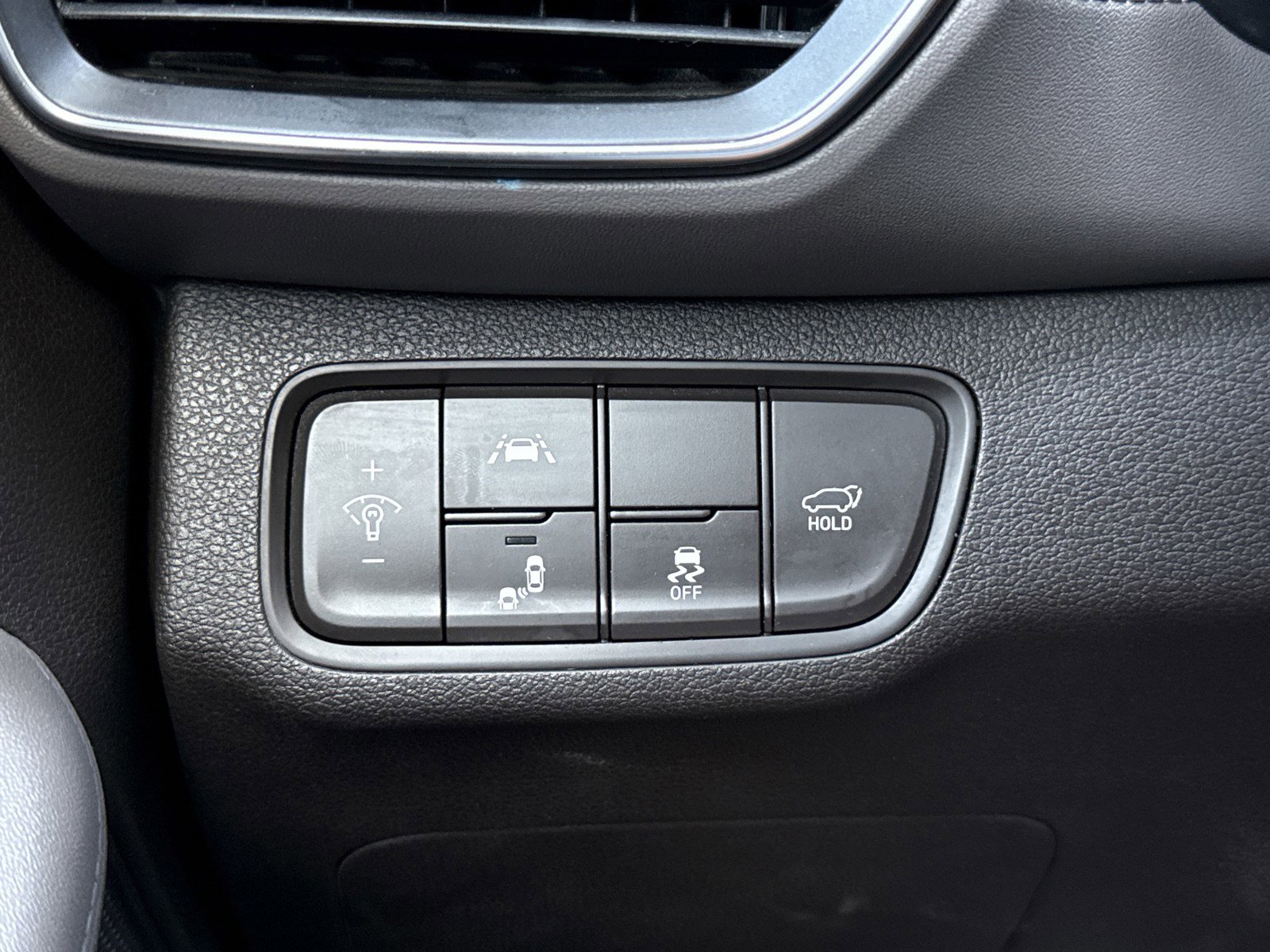 Used 2020 Hyundai Santa Fe SEL w/ Convenience Package image 18