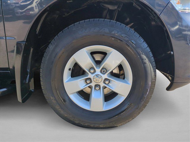 Used 2017 RAM 1500 Express AWD/4WD image 21