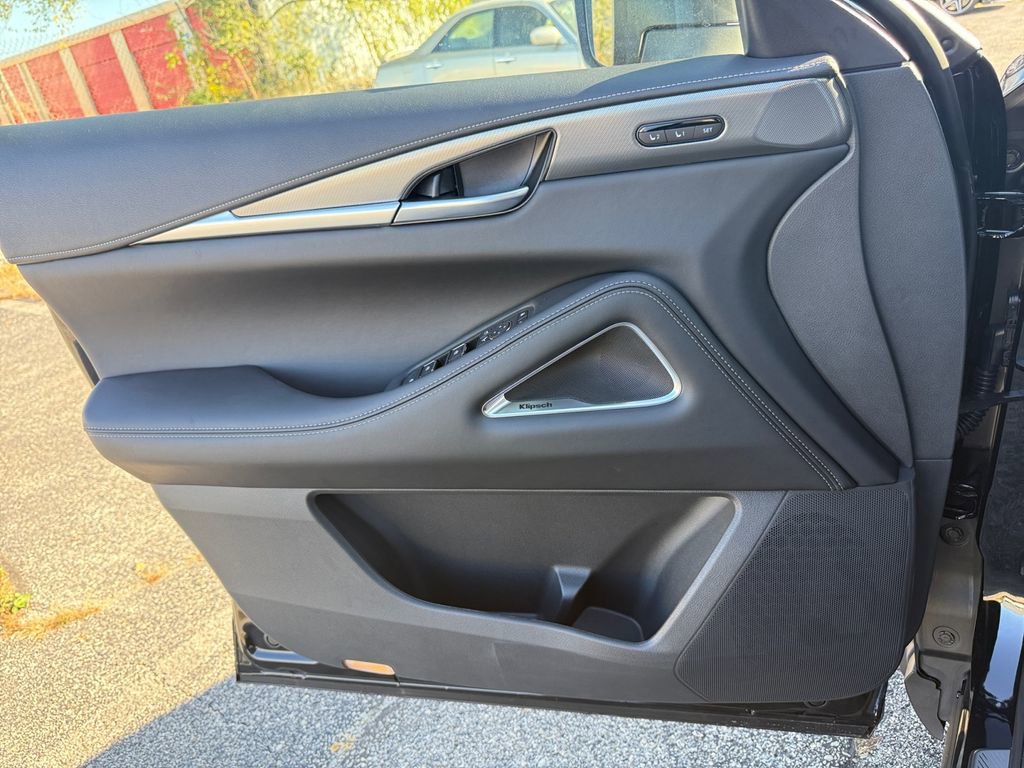 Certified 2026 INFINITI QX60 Luxe w/ Family Package image 13