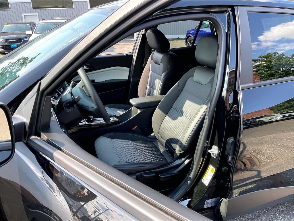 Used 2024 Chevrolet Trax LT FWD image 10