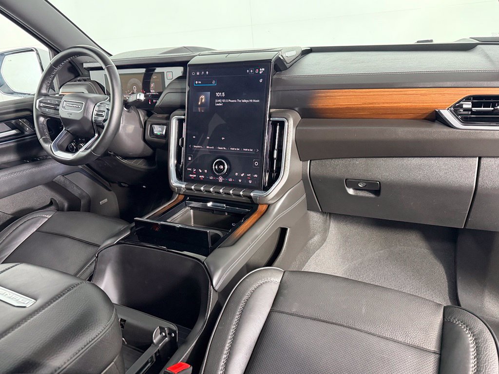 Used 2025 GMC Yukon Denali AWD/4WD image 14