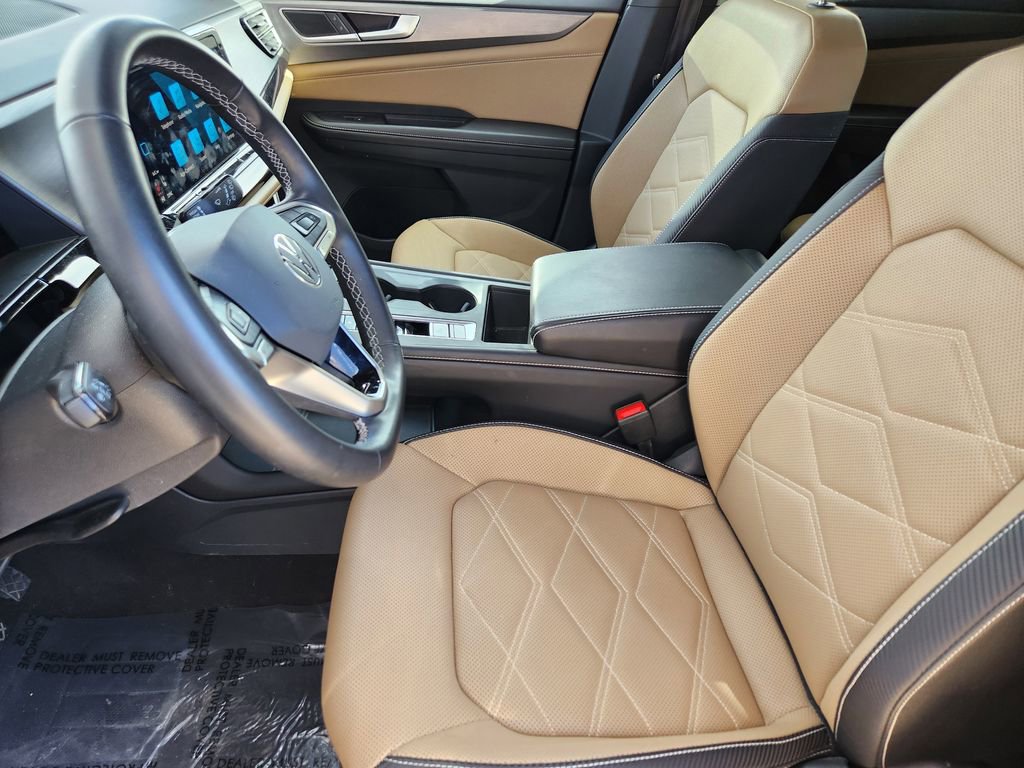 Used 2025 Volkswagen Atlas Cross Sport SE image 3