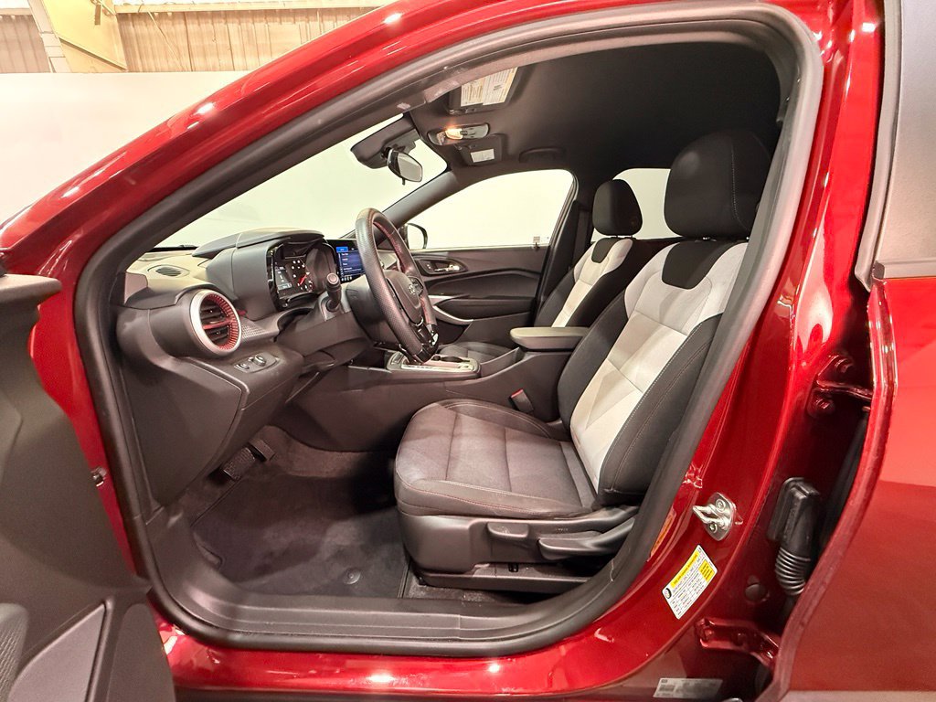 Certified 2024 Chevrolet Trax RS w/ Driver Confidence Package FWD image 17