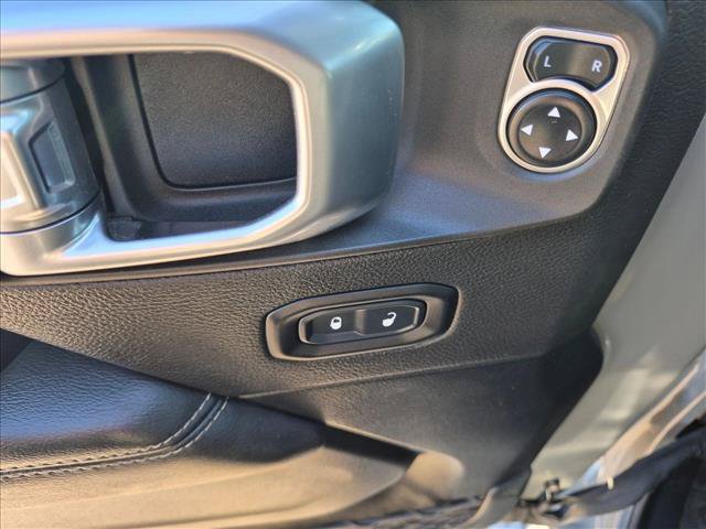 Used 2020 Jeep Gladiator Overland AWD/4WD image 11