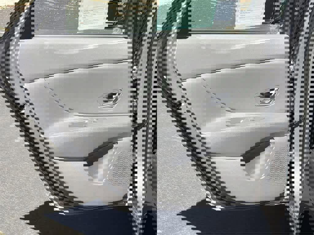 Used 2023 Hyundai Elantra SEL w/ Cargo Package image 27