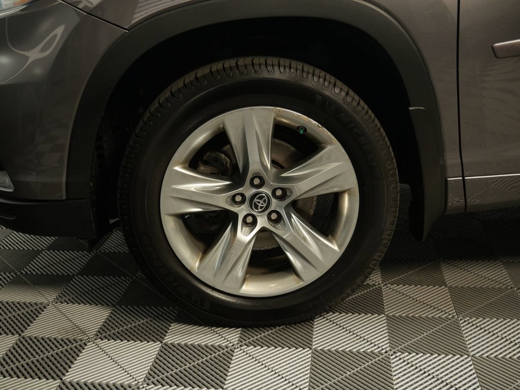 Used 2016 Toyota Highlander Limited AWD/4WD image 10