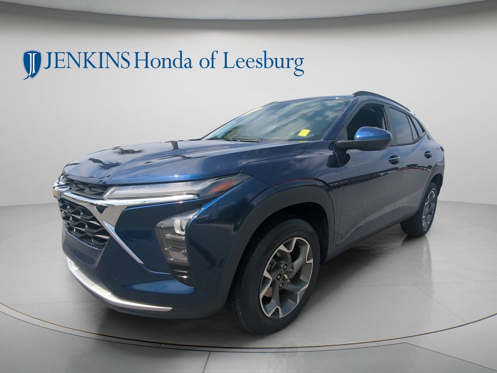 Used 2024 Chevrolet Trax LT w/ LT Convenience Package FWD image 8