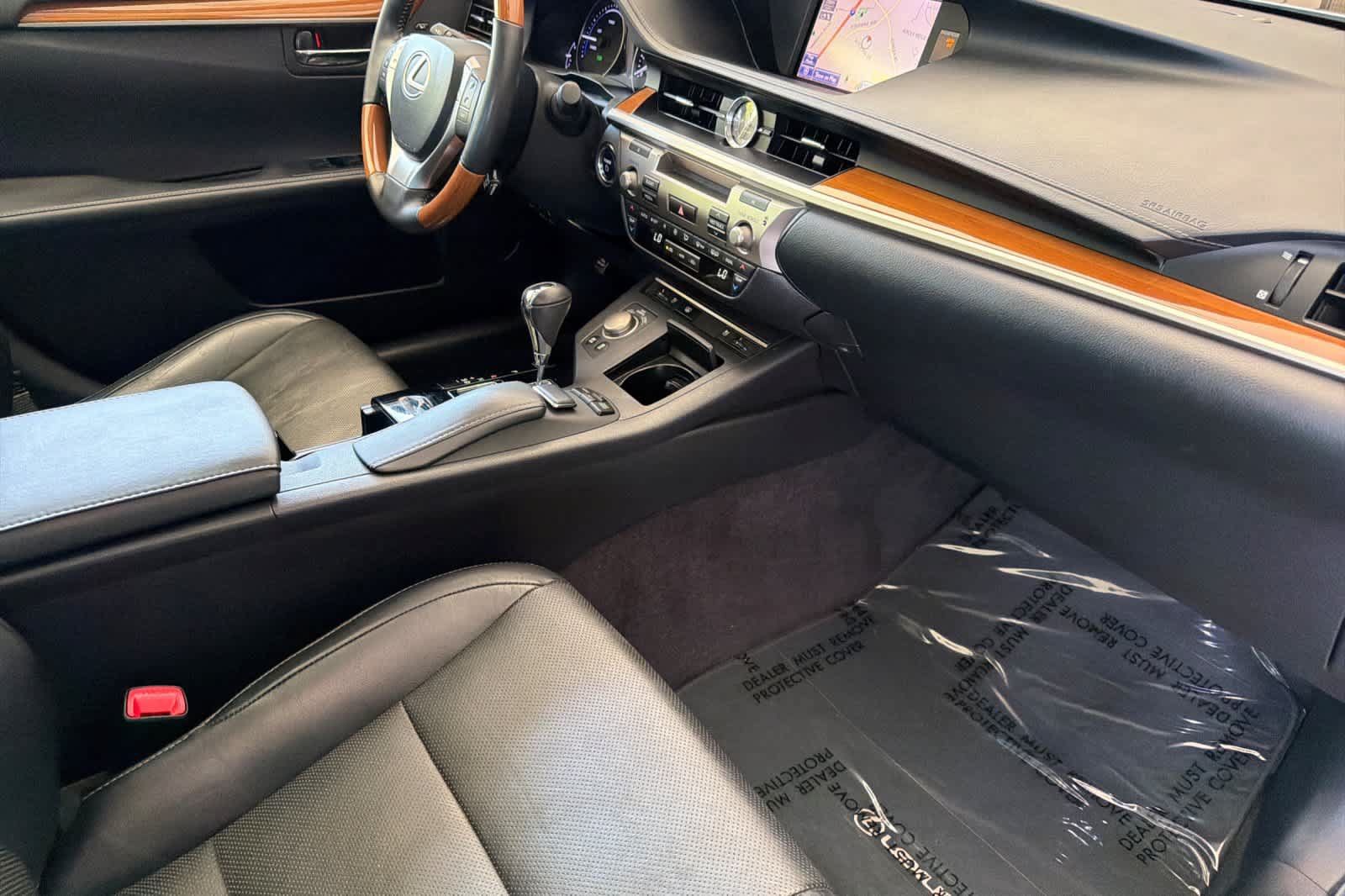Used 2013 Lexus ES 300h w/ Luxury Pkg FWD image 16