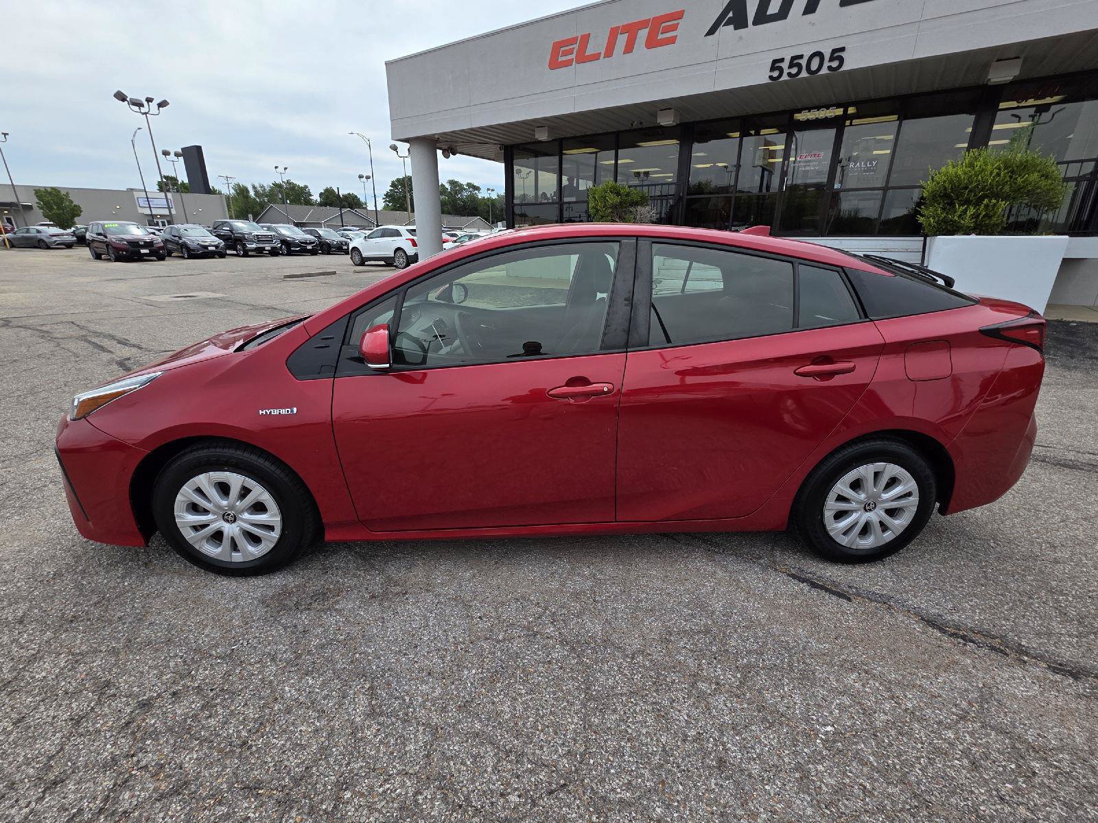 Used 2019 Toyota Prius LE FWD image 8