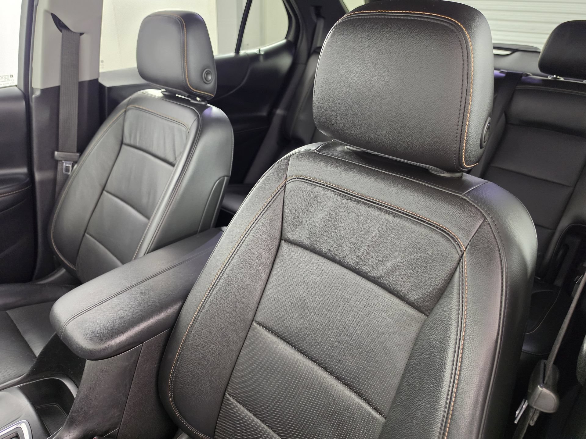 Used 2018 Chevrolet Equinox Premier FWD image 18