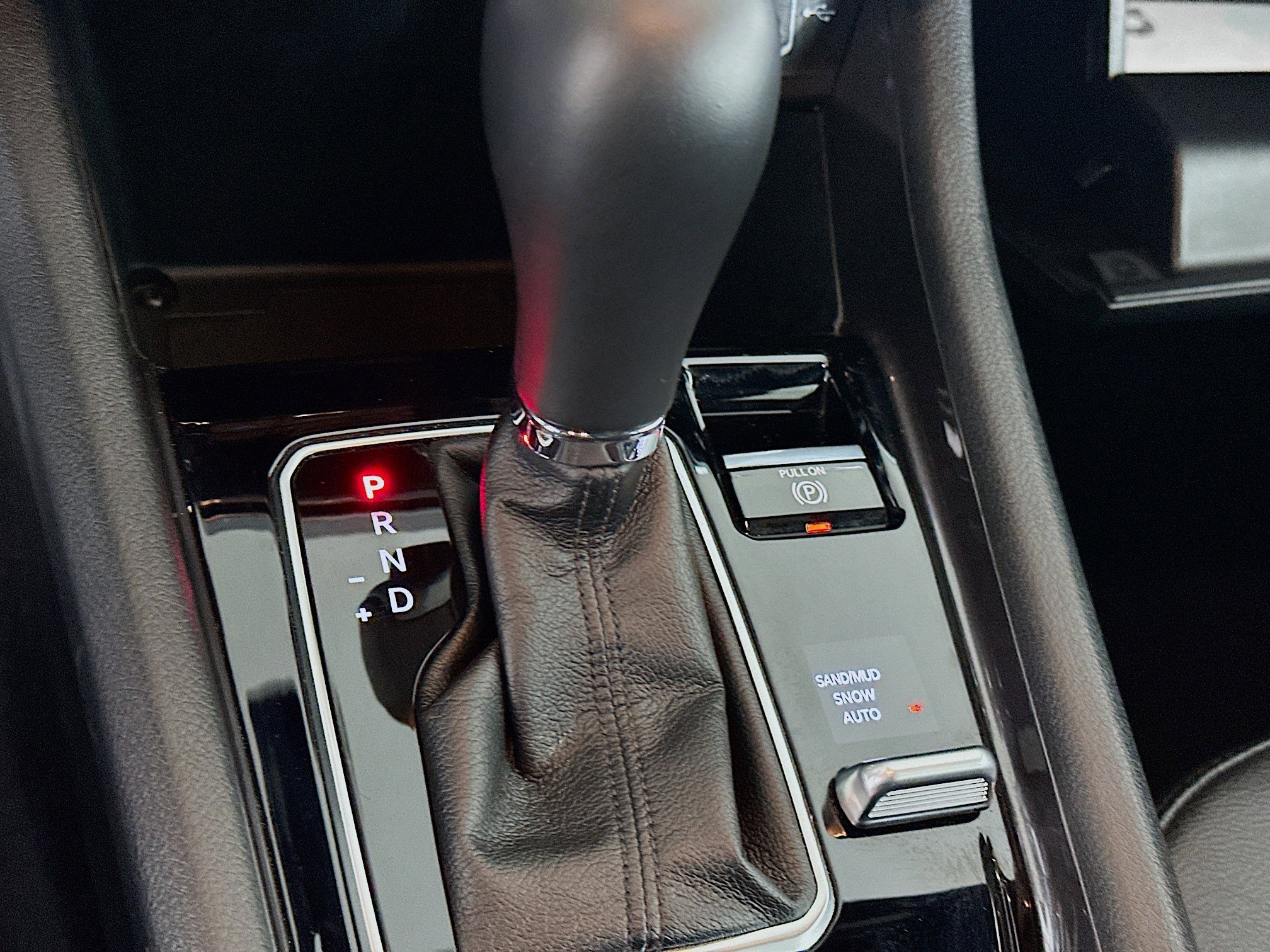 Used 2025 Jeep Compass Latitude image 24