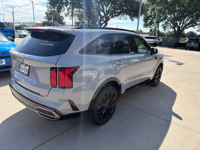 Used 2022 Kia Sorento SX FWD image 2