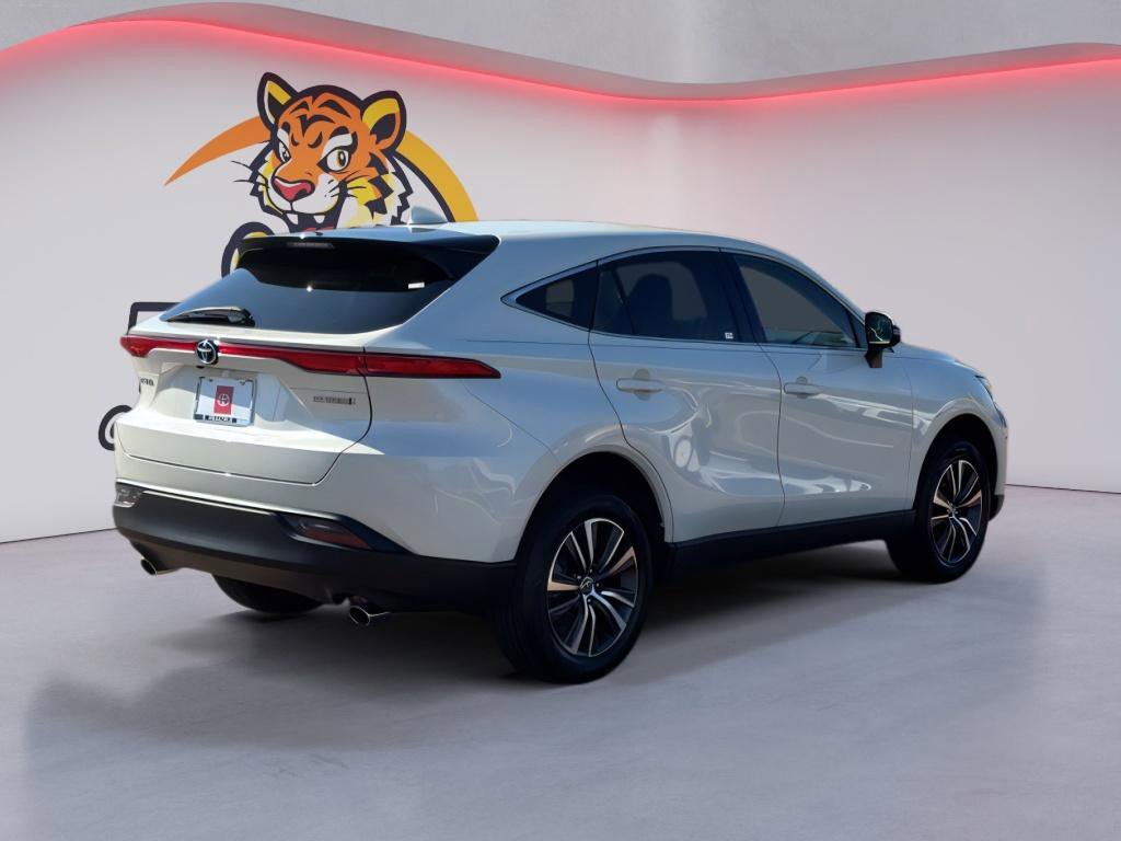 Used 2022 Toyota Venza LE image 5