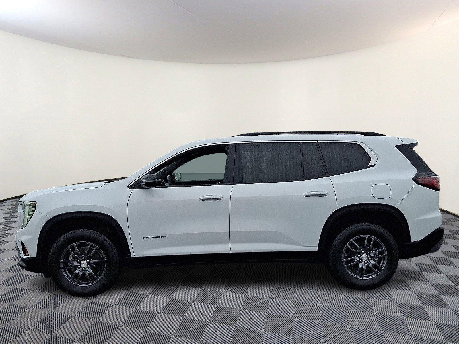Used 2025 GMC Acadia Elevation FWD image 4