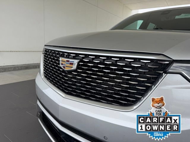 Used 2020 Cadillac XT6 Premium Luxury w/ Platinum Package FWD image 2