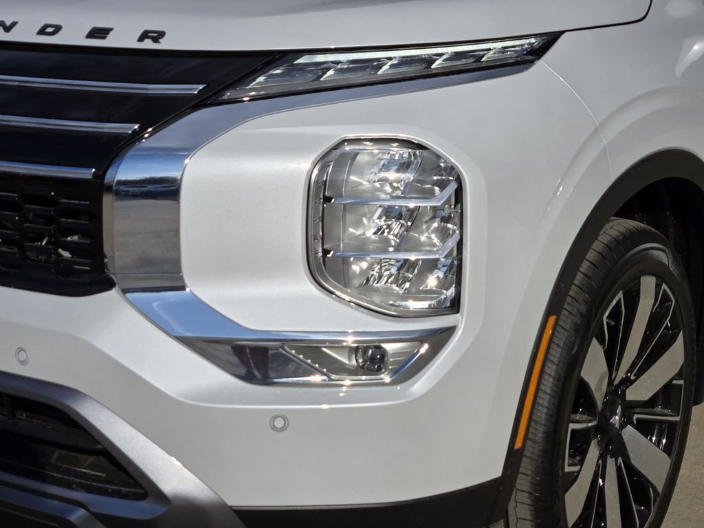 New 2026 Mitsubishi Outlander SE image 6