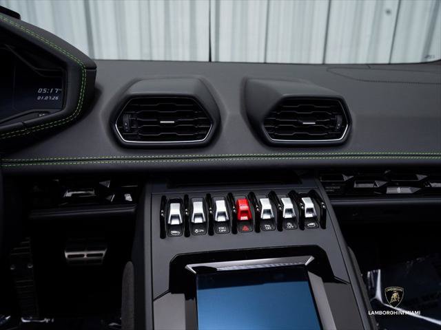 Used 2021 Lamborghini Huracan EVO RWD image 32